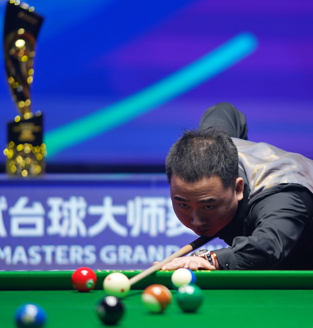 崭露头角 崭露头角