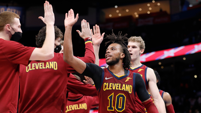 现打下了坚 现打下了坚