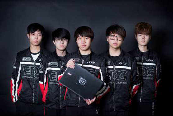 一直以其深 一直以其深