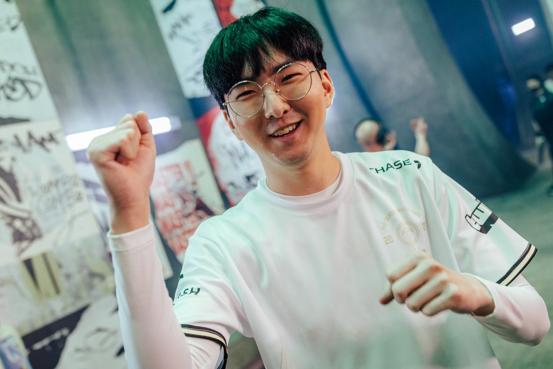 从而在比赛 从而在比赛